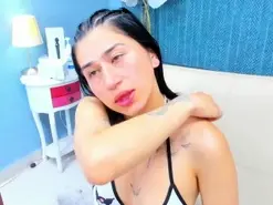 Amateur Nude Webcam of LeaMoreau