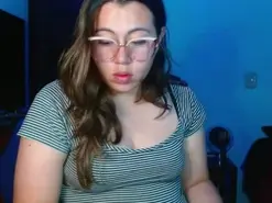 Amateur Live Sex Cam of selle_loveee