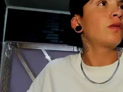 Amateur Live Sex of Naught_boy