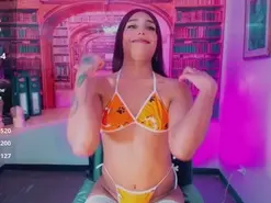 Amateur Sex Chat of emeli_roushot