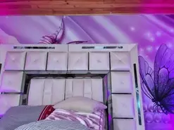 Amateur Sex Cam of emili_clark