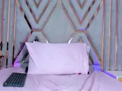 Amateur Adult Webcams of vanesaa_mejia