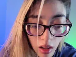 Amateur Nude Webcam of carol_blonde
