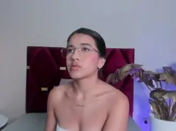 Amateur Nude Webcam of LeahCarter