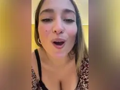 Amateur Live Sex Cam of Allisonfoxxx