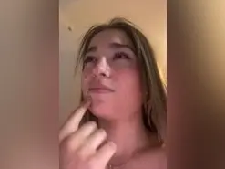 Amateur Live Porn of Allisonfoxxx