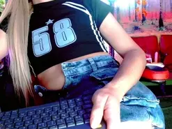 Amateur Live Sex Cam of alessa_mullen