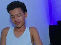 Amateur Live Porn of noah_190