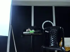 Amateur Live Sex Cam of Oriana69_