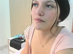 Amateur Live Sex Cam of roxxxy_23