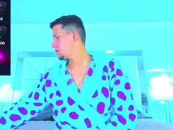 Amateur Adult Webcams of Sebastian_Smitt