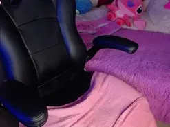 Amateur Live Sex Cam of Alanna-Brunette