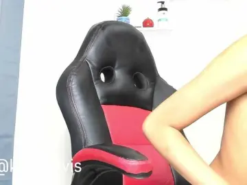 Bongacams Adult Video Chat of kloe-squirts