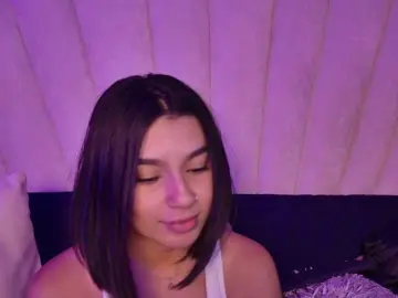 Bongacams Nude Webcam of Alyssa-Ray