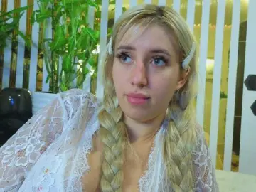 Bongacams Nude Webcam of MiaLiaHot
