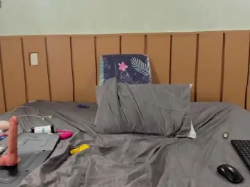 Bongacams Sex Chat of Ally-blonde