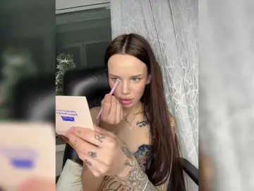 Bongacams Nude Webcam of EvaDesire