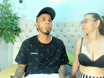 Bongacams Adult Webcam of Mia-AND-Lion