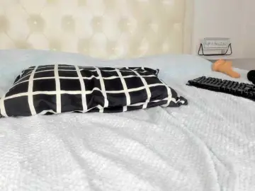 Bongacams Sex Cam of rouse-sexy-hotxx77