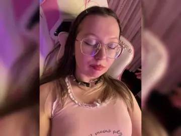 Bongacams Nude Webcam of henby-streams