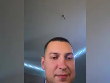 Bongacams Free Porn Cam of QueenKing