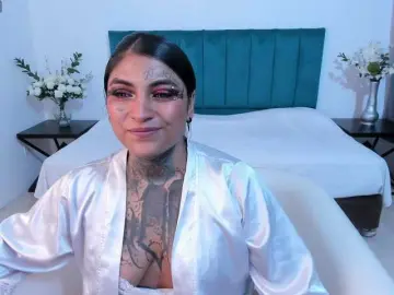 Bongacams Live Sex Cam of Lilbye066evil
