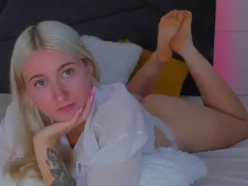 Bongacams Live Sex Cam of HollyTaillor