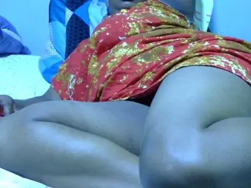 Bongacams Watch Live Sex Cams of Petitetessy3