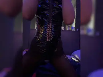 Bongacams Adult Webcams of CUMshotik23