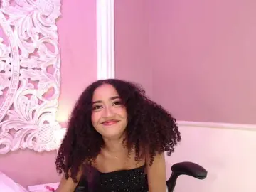 Bongacams Free Porn Cam of PetiteLuxury