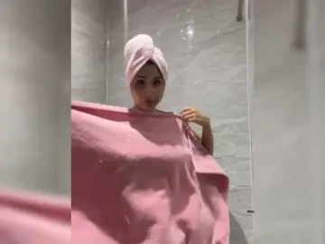Bongacams Watch Live Sex Cams of SallyeLeins