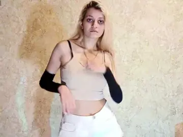 Bongacams Watch Live Sex Cams of DetraRediger