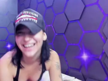 Bongacams Nude Webcam of Daring-Latinavip