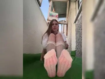 Bongacams Watch Live Sex Cams of Adelaida1001