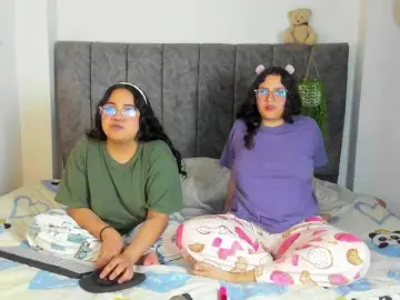 Bongacams Adult Webcam of maddie-and-chelsea