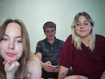 Bongacams Watch Live Sex Cams of DivineTrio