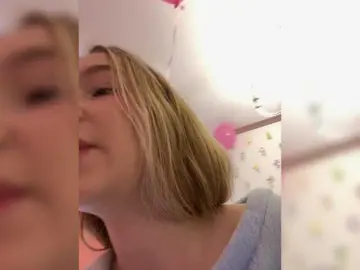 Bongacams Free Live Porn of MeowMia