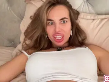 Bongacams Watch Live Sex Cams of diffgirls1-1