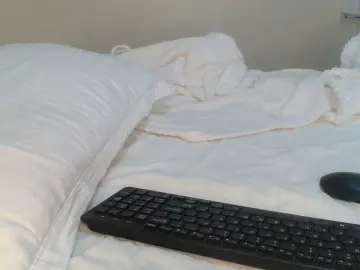 Bongacams Free Porn Cam of Hairysquiter
