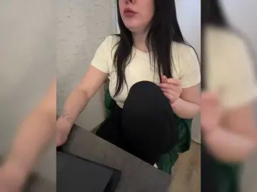 Bongacams Adult Webcams of AdalineRedWeb