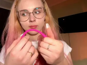 Bongacams Free Porn Cam of CarenPoellnitz