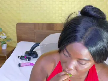 Bongacams Nude Webcam of curvynaomhy