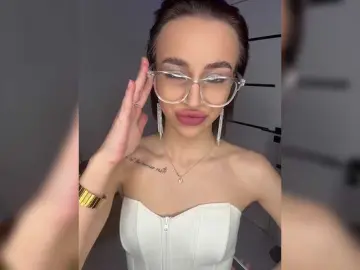 Bongacams Watch Live Sex Cams of AdeleLaCroix