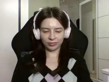 Bongacams Watch Live Sex Cams of LariceHoney