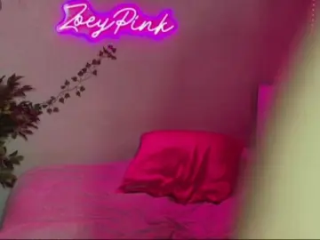 Bongacams Free Porn Cam of thepinkmaskbabe