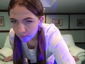 Bongacams Adult Video Chat of KiraRustle