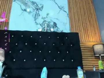Bongacams Free Live Porn of LittleKloe