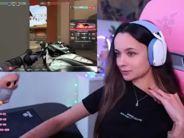 Bongacams Free Live Porn of JuicyAngel