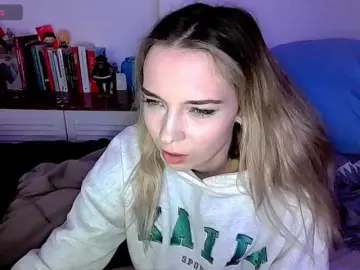 Bongacams Free Porn Cam of Almondmilka