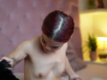 Bongacams Watch Live Sex Cams of MaiaMini